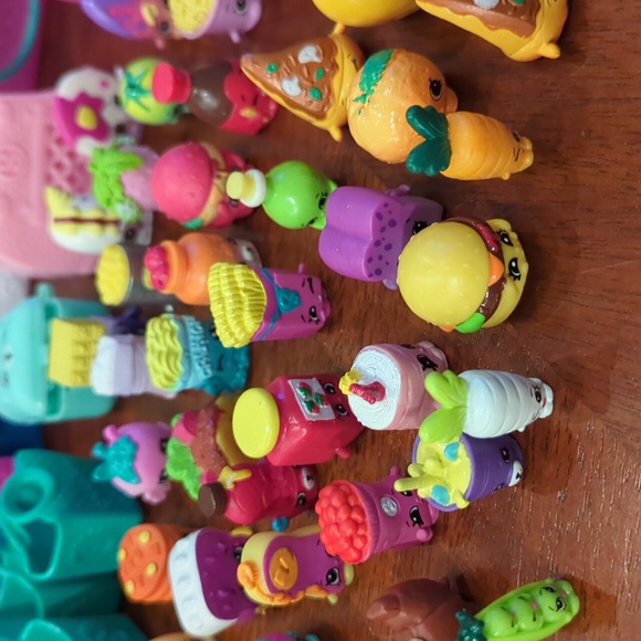 Shopkins lot - Picture 3 of 5